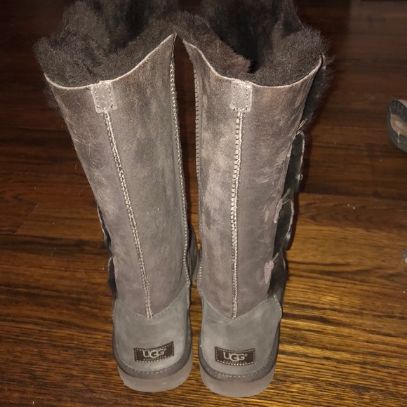 UGG Boots - Picture 4 of 6
